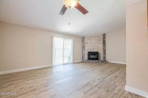 Living - 14331 Winchester Dr, Mojave, CA 93501 photo 7 of 10