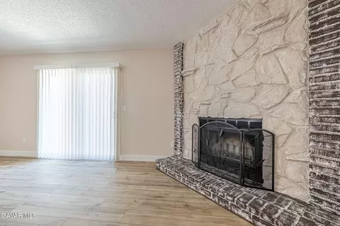 Living - 14331 Winchester Dr, Mojave, CA 93501 photo 3 of 10