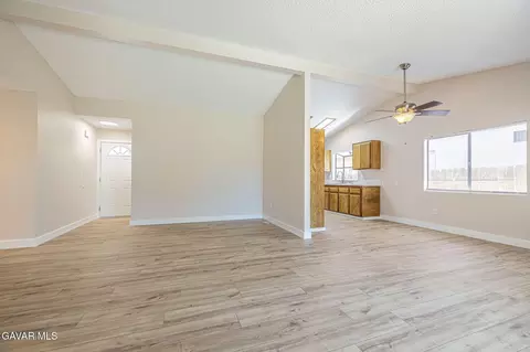 Living - 14331 Winchester Dr, Mojave, CA 93501 photo 5 of 10