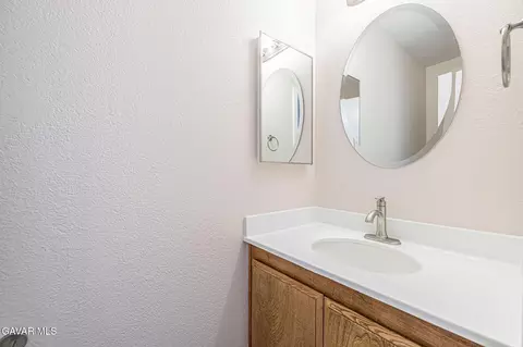 Bath - 14331 Winchester Dr, Mojave, CA 93501 photo 1 of 4
