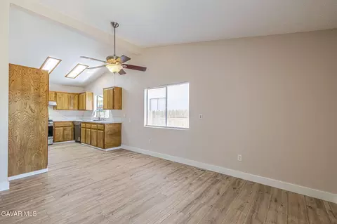 Living - 14331 Winchester Dr, Mojave, CA 93501 photo 8 of 10