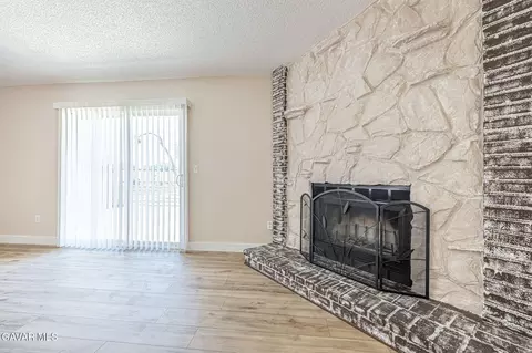 Living - 14331 Winchester Dr, Mojave, CA 93501 photo 4 of 10