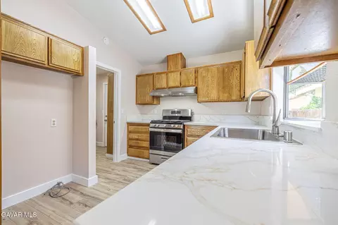 Kitchen - 14331 Winchester Dr, Mojave, CA 93501 photo 2 of 3