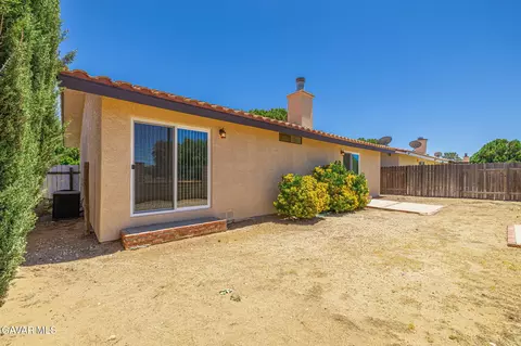 Exterior - 14331 Winchester Dr, Mojave, CA 93501 photo 7 of 10