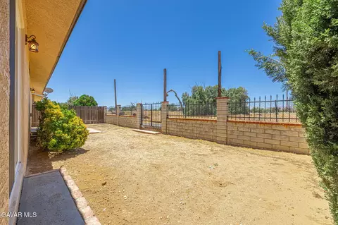 Exterior - 14331 Winchester Dr, Mojave, CA 93501 photo 8 of 10