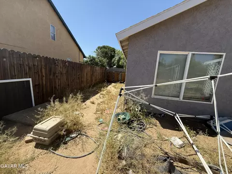 Exterior - 1247 Marion Ave, Lancaster, CA 93535 photo 4 of 5