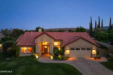 5516 Crest Dr, Palmdale, CA 93551