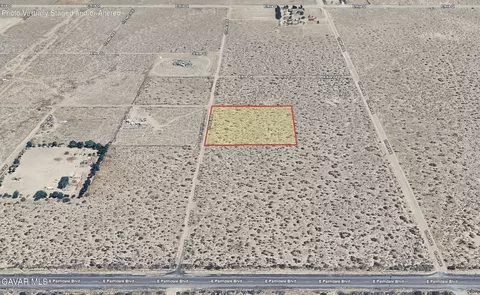 173 Rd St E, Palmdale, CA 93591