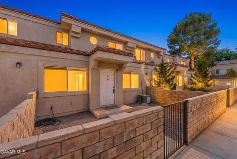 43441 W 30th St UNIT 3, Lancaster, CA 93536