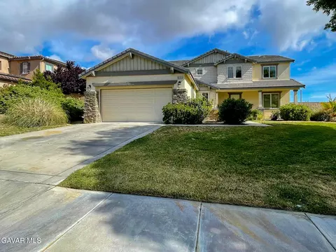 6727 Miramar Ln, Palmdale, CA 93551