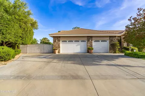 Exterior - 2738 Parton Cir, Lancaster, CA 93536 photo 18 of 19