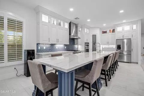 Kitchen - 2738 Parton Cir, Lancaster, CA 93536 photo 3 of 7