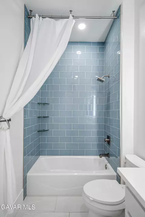 Bath - 2738 Parton Cir, Lancaster, CA 93536 photo 6 of 7