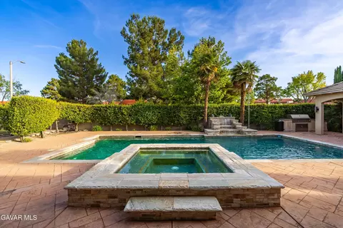 Exterior - 2738 Parton Cir, Lancaster, CA 93536 photo 10 of 19
