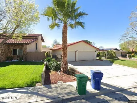 42937 Beau Ville Ct, Lancaster, CA 93536