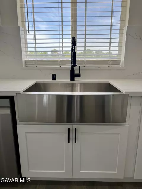 Kitchen - 9737 E Avenue Q-4, Littlerock, CA 93543 photo 12 of 15