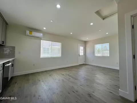 Living - 9737 E Avenue Q-4, Littlerock, CA 93543 photo 10 of 10