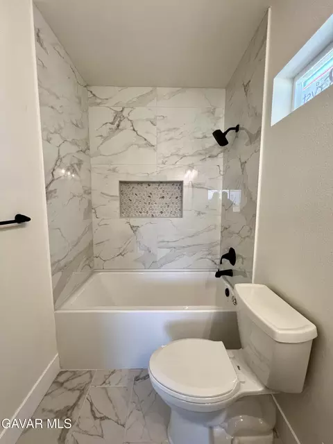 Bath - 9737 E Avenue Q-4, Littlerock, CA 93543 photo 5 of 12