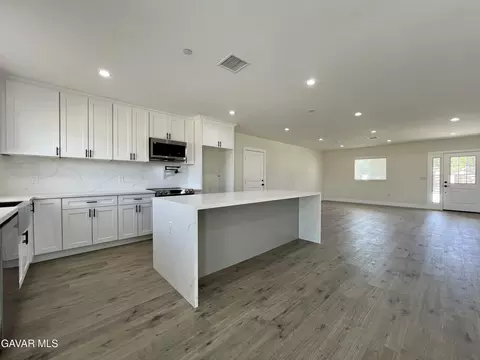 Kitchen - 9737 E Avenue Q-4, Littlerock, CA 93543 photo 3 of 15