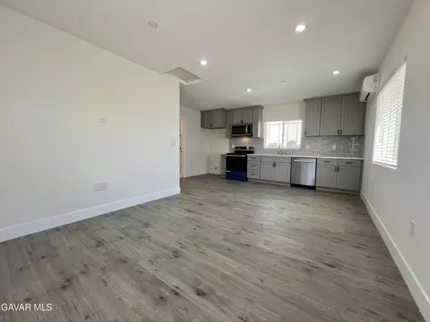 Living - 9737 E Avenue Q-4, Littlerock, CA 93543 photo 7 of 10
