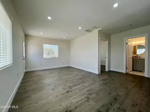 Living - 9737 E Avenue Q-4, Littlerock, CA 93543 photo 9 of 10