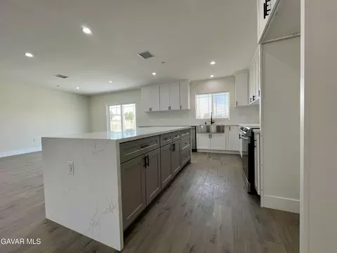 Kitchen - 9737 E Avenue Q-4, Littlerock, CA 93543 photo 6 of 15