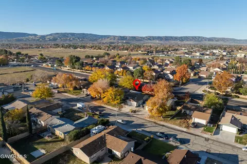View/Area - 42901 Willow West Ct, Lancaster, CA 93536 photo 1 of 7