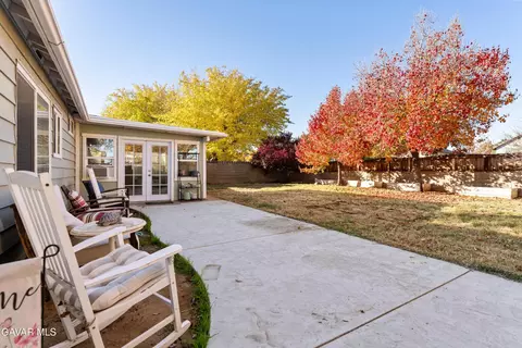 Exterior - 42901 Willow West Ct, Lancaster, CA 93536 photo 3 of 5