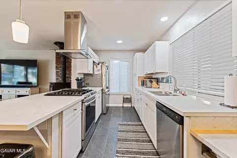 Kitchen - 42901 Willow West Ct, Lancaster, CA 93536 photo 1 of 1