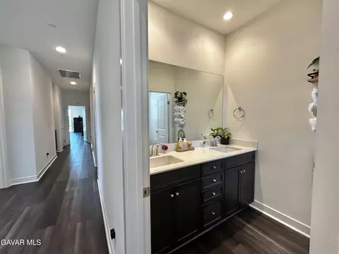 Entry Way - 39186 Pinto Ct, Palmdale, CA 93551 photo 5 of 8