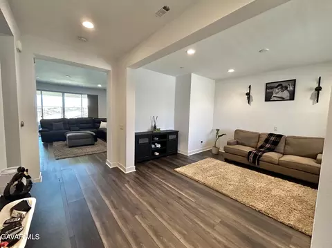 Entry Way - 39186 Pinto Ct, Palmdale, CA 93551 photo 1 of 8