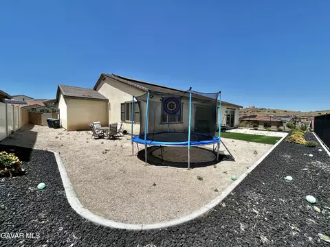 Exterior - 39186 Pinto Ct, Palmdale, CA 93551 photo 13 of 19
