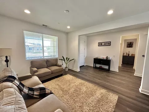Living - 39186 Pinto Ct, Palmdale, CA 93551 photo 1 of 5