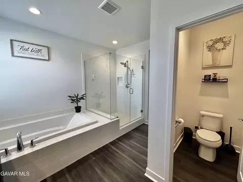 Bath - 39186 Pinto Ct, Palmdale, CA 93551 photo 3 of 5