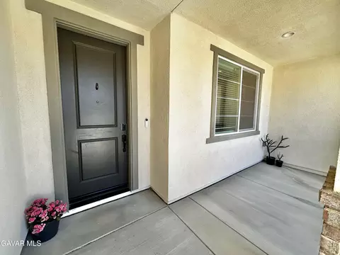 Exterior - 39186 Pinto Ct, Palmdale, CA 93551 photo 5 of 19