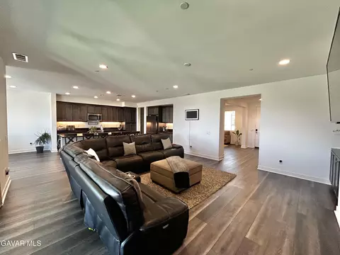 Living - 39186 Pinto Ct, Palmdale, CA 93551 photo 5 of 5