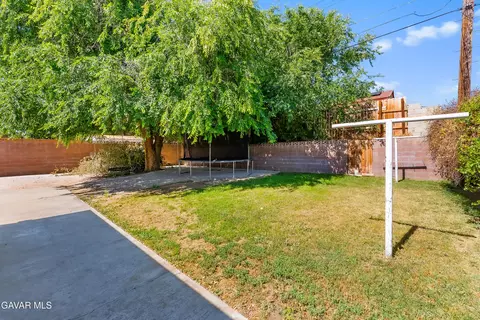 Exterior - 37627 3rd St, Palmdale, CA 93550 photo 5 of 6