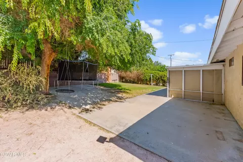 Exterior - 37627 3rd St, Palmdale, CA 93550 photo 6 of 6