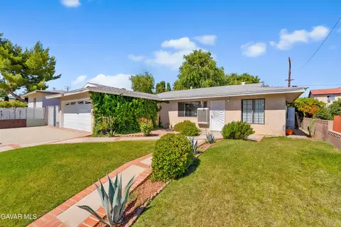 37627 3rd St, Palmdale, CA 93550