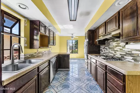 Kitchen - 37627 3rd St, Palmdale, CA 93550 photo 1 of 3