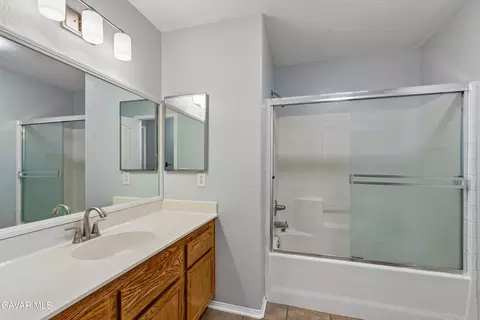 Bath - 43637 6th St, Lancaster, CA 93535 photo 3 of 3