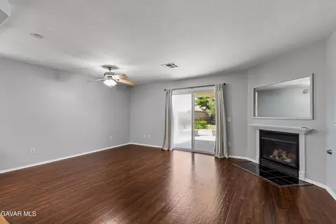 Living - 43637 6th St, Lancaster, CA 93535 photo 5 of 8