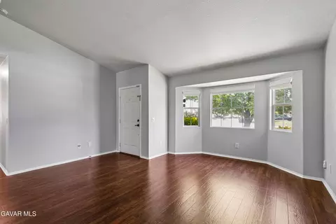 Living - 43637 6th St, Lancaster, CA 93535 photo 2 of 8