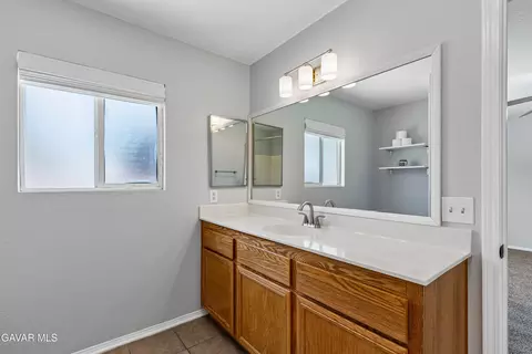 Bath - 43637 6th St, Lancaster, CA 93535 photo 1 of 3