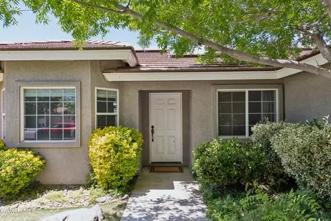 Exterior - 43637 6th St, Lancaster, CA 93535 photo 3 of 7