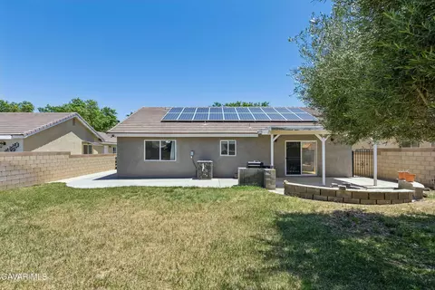 Exterior - 43637 6th St, Lancaster, CA 93535 photo 7 of 7