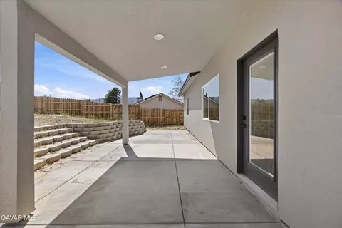 Exterior - 20112 Clubview Dr, Tehachapi, CA 93561 photo 5 of 8