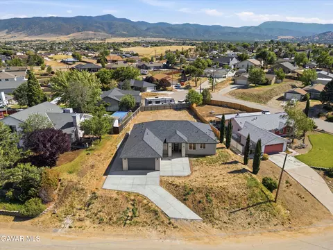 View/Area - 20112 Clubview Dr, Tehachapi, CA 93561 photo 3 of 4