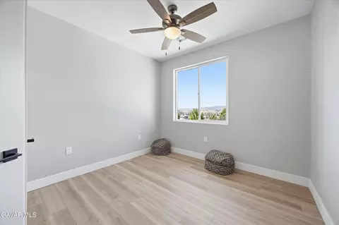 Bedroom - 20112 Clubview Dr, Tehachapi, CA 93561 photo 1 of 7