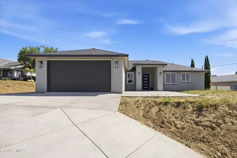 Exterior - 20112 Clubview Dr, Tehachapi, CA 93561 photo 4 of 8